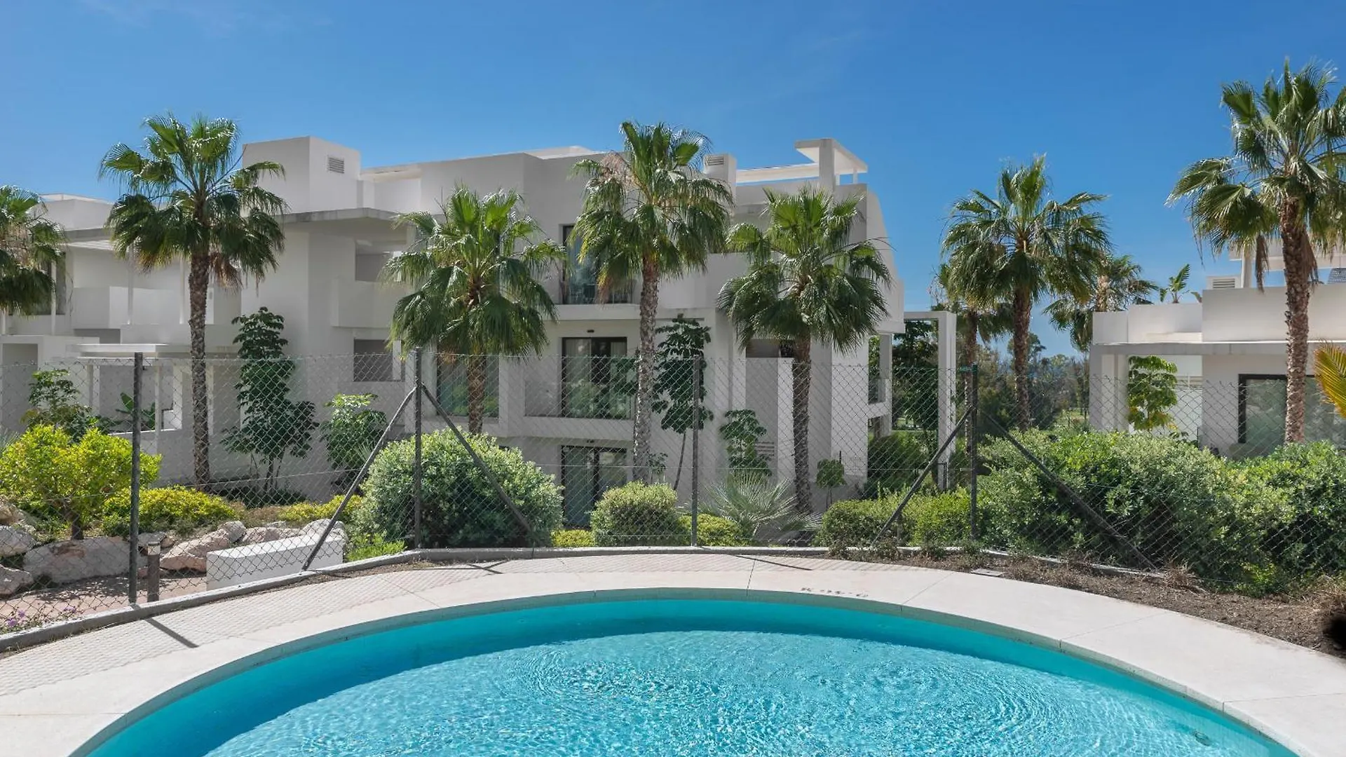 Panoramic Views And Large Garden In Atalaya Hills Apartment Estepona 0*,